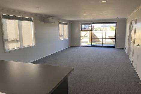 Photo of property in 35 Discovery Place, Marfell, New Plymouth, 4310