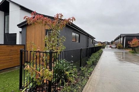 Photo of property in 8 Kumerahou Street, Kumeu, 0810