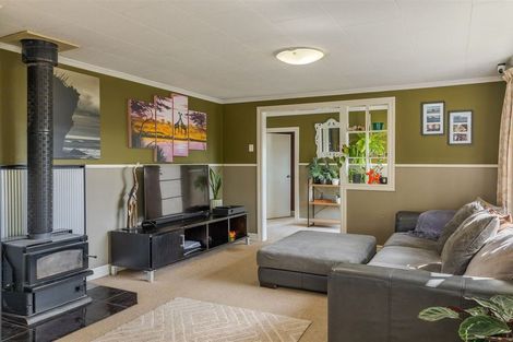 Photo of property in 32 Brougham Street, Westport, 7825