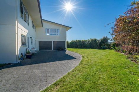 Photo of property in 22 Scenic Heights, Acacia Bay, Taupo, 3330