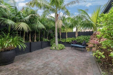 Photo of property in 16 Casabella Court, Northpark, Auckland, 2013