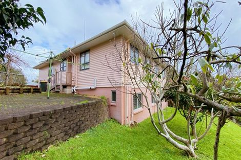 Photo of property in 4 Alma Street, Te Atatu South, Auckland, 0610