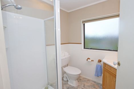 Photo of property in 1 Springdale Grove, Fitzherbert, Palmerston North, 4410