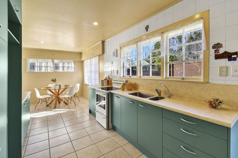 Photo of property in 22 Sunnypark Avenue, Rosehill, Papakura, 2113