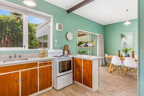 Photo of property in 4 Mervyn Place, Plimmerton, Porirua, 5026