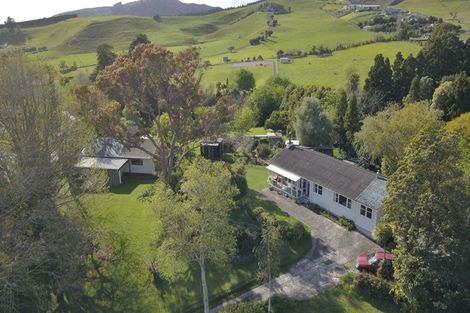 Photo of property in 27 Waikite Road, Welcome Bay, Tauranga, 3112