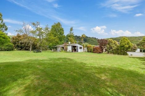 Photo of property in 19 Angela Place, Kinloch, Taupo, 3377