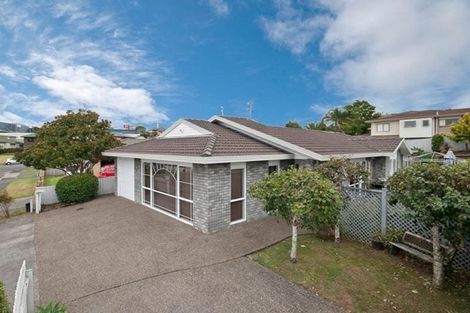 Photo of property in 22 Millstream Drive, Henderson, Auckland, 0610