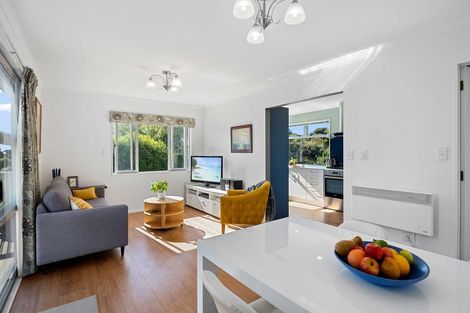 Photo of property in 15 Napier Grove, Waikanae Beach, Waikanae, 5036