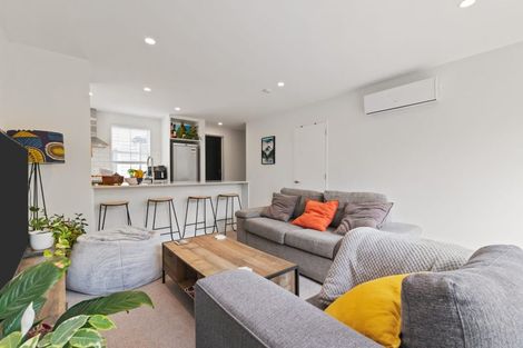 Photo of property in 2/24 Devon Street, Sydenham, Christchurch, 8023