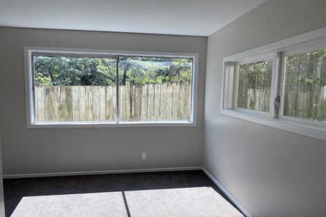 Photo of property in 15 Pekanga Road, Normandale, Lower Hutt, 5010
