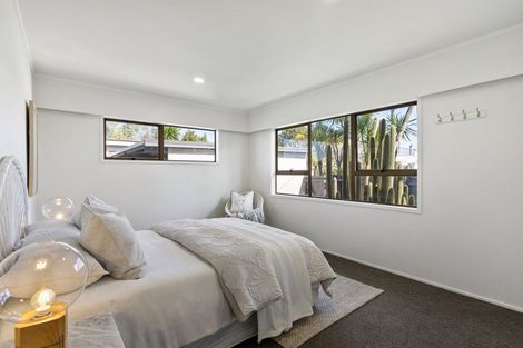 Photo of property in 27 Ferry Parade, Herald Island, Auckland, 0618