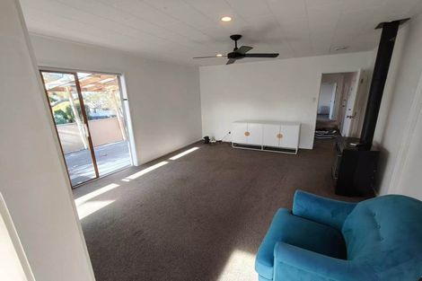 Photo of property in 30 Pipitea Place, Massey, Auckland, 0614