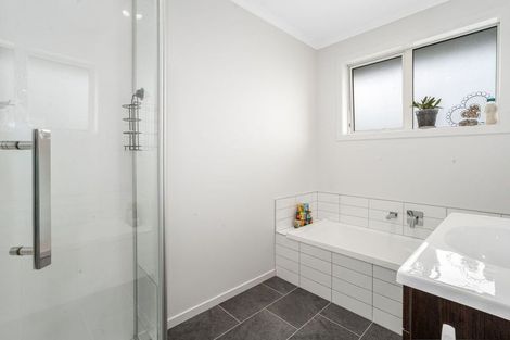 Photo of property in 190 Navigation Drive, Whitby, Porirua, 5024