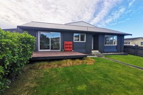 Photo of property in 24 Kaikoura Street, Maupuia, Wellington, 6022