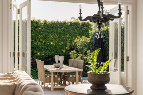 Photo of property in 290 Jervois Road, Herne Bay, Auckland, 1011