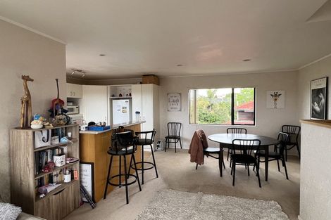 Photo of property in 1/994 Beach Road, Torbay, Auckland, 0630