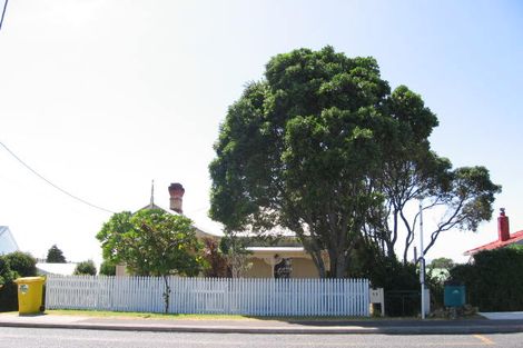 Photo of property in 1/53 Birkdale Road, Birkdale, Auckland, 0626