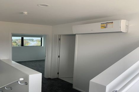 Photo of property in 1/2 Jadewynn Drive, Massey, Auckland, 0614