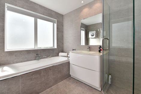 Photo of property in 37 Ascension Crescent, Orewa, 0931