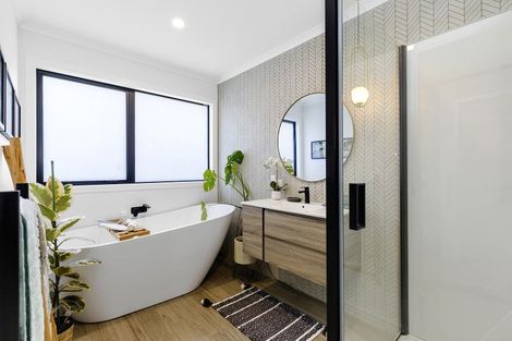 Photo of property in 7 Buddle Road, Wallaceville, Upper Hutt, 5018