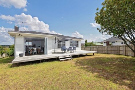 Photo of property in 47 Paparoa Road, Cockle Bay, Auckland, 2014