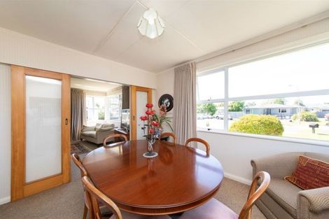 Photo of property in 16 Ilford Place, Awapuni, Palmerston North, 4412