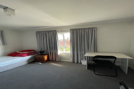 Photo of property in 1/212 Te Atatu Road, Te Atatu South, Auckland, 0610