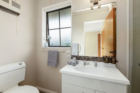 Photo of property in 27 Waddington Drive, Naenae, Lower Hutt, 5011