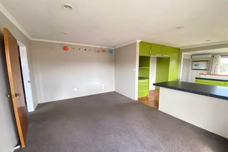 Photo of property in 6 Riesling Place, Henderson, Auckland, 0612