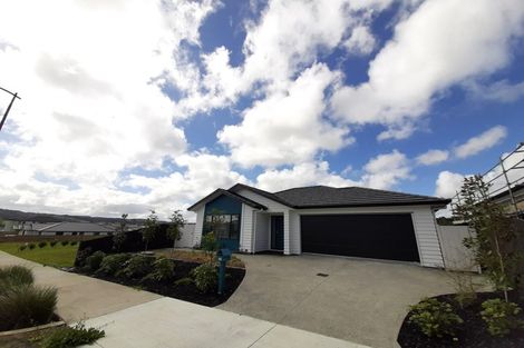 Photo of property in 16 Jane Maree Road, Kumeu, 0810