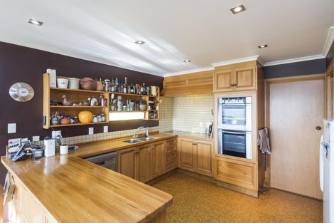 Photo of property in 38 Titirangi Drive, Fitzherbert, Palmerston North, 4471