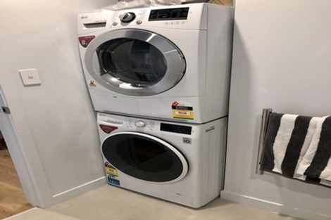 Photo of property in Frank Sargeson Apts, 504/80 Anzac Street, Takapuna, Auckland, 0622