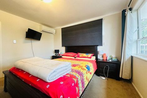 Photo of property in 25 Larnoch Road, Henderson, Auckland, 0610