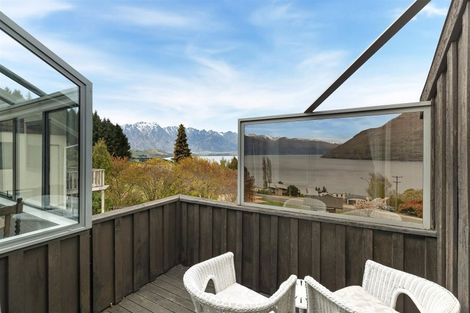 Photo of property in 18b Cameron Place, Fernhill, Queenstown, 9300