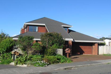 Photo of property in 15 Ronald Woolf Place, Churton Park, Wellington, 6037