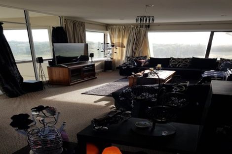 Photo of property in 443 Marine Parade, South New Brighton, Christchurch, 8062