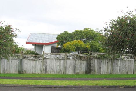 Photo of property in 25 Sandgate Avenue, Botany Downs, Auckland, 2010