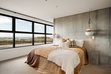 Photo of property in 212 Marine Parade, Mount Maunganui, 3116