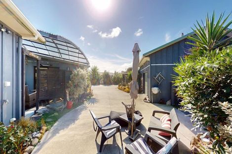 Photo of property in 46 Kent Avenue, Waitarere Beach, Levin, 5510