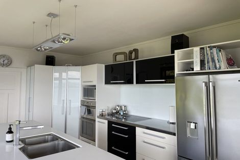 Photo of property in 17 Palliser Road, Roseneath, Wellington, 6011