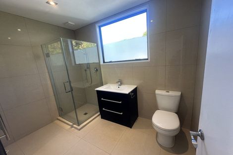 Photo of property in 92 Wynyard Crescent, Fernhill, Queenstown, 9300