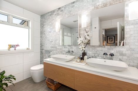 Photo of property in 18 Colin Grove, Hutt Central, Lower Hutt, 5010