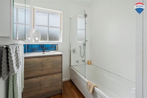 Photo of property in 33 Stockdale Street, Wainuiomata, Lower Hutt, 5014