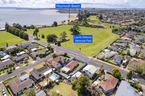 Photo of property in 30 Gibbons Road, Weymouth, Auckland, 2103