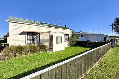 Photo of property in 21 Hood Street, Castlecliff, Whanganui, 4501