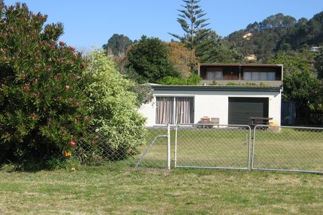 Photo of property in 12 Marine Parade, Cooks Beach, Whitianga, 3591