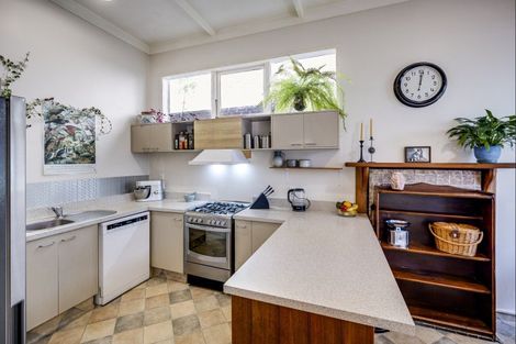 Photo of property in 7 Fitzroy Road, Bluff Hill, Napier, 4110