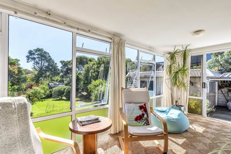 Photo of property in 127 Renown Road, Raumati South, Paraparaumu, 5032