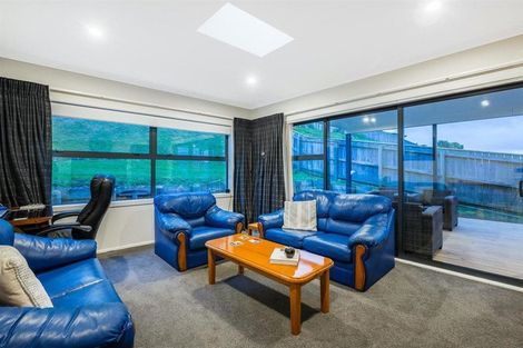 Photo of property in 12 Canary Way, Whitby, Porirua, 5024